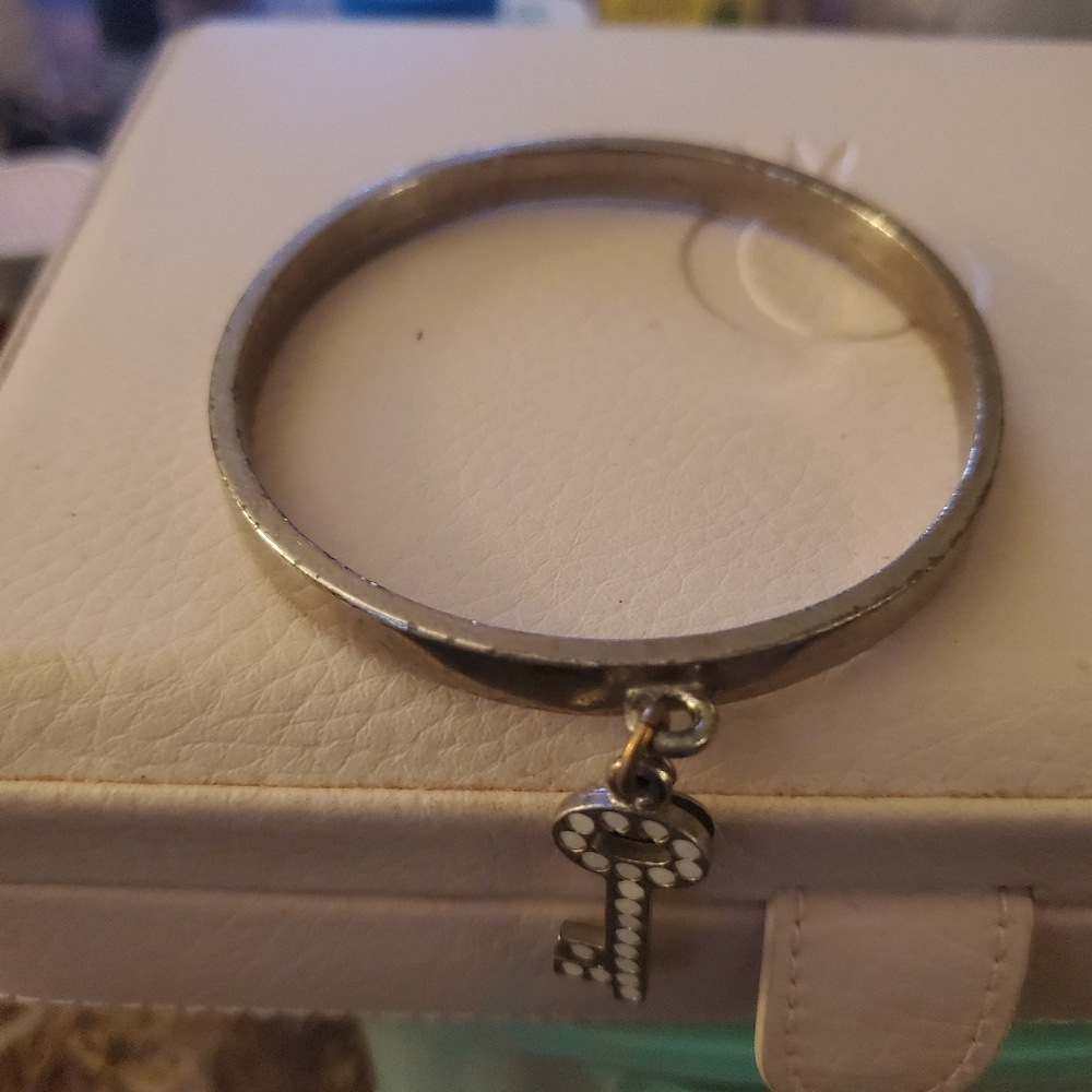 Silvertone bangle - Picture 2 of 3